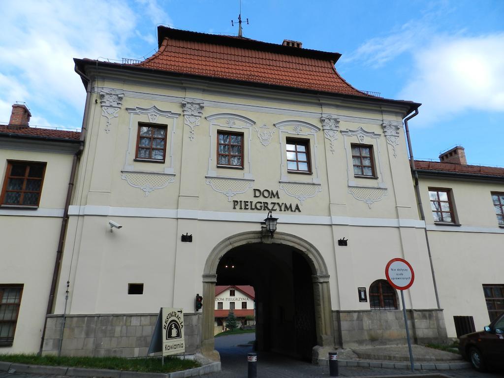 Отель Dom Pielgrzyma Кальвария-Зебжидовская Экстерьер фото